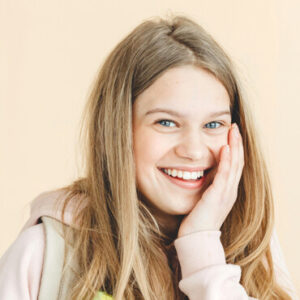 orbillife-dogal-dis-macunu-kullanan-cocuk